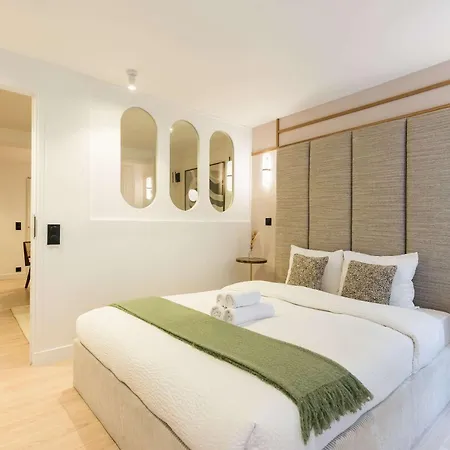 Opera - Elegant - Haystia Apartment *
