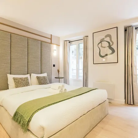 Apartment Opera - Elegant - Haystia *